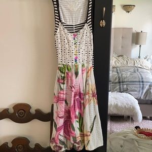 Cute dress with back pockets